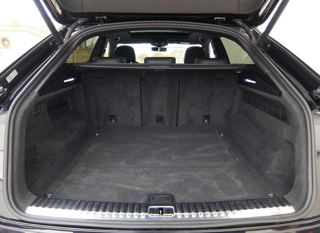 AUDI Q8 50TDI V6 286 cv QUATTRO Tiptronic S-LINE Edition + Techo + Sups.Neumática AUDI Q8 50TDI V6 286 cv QUATTRO Tiptronic S-LINE Edition + Techo + Sups.Neumática