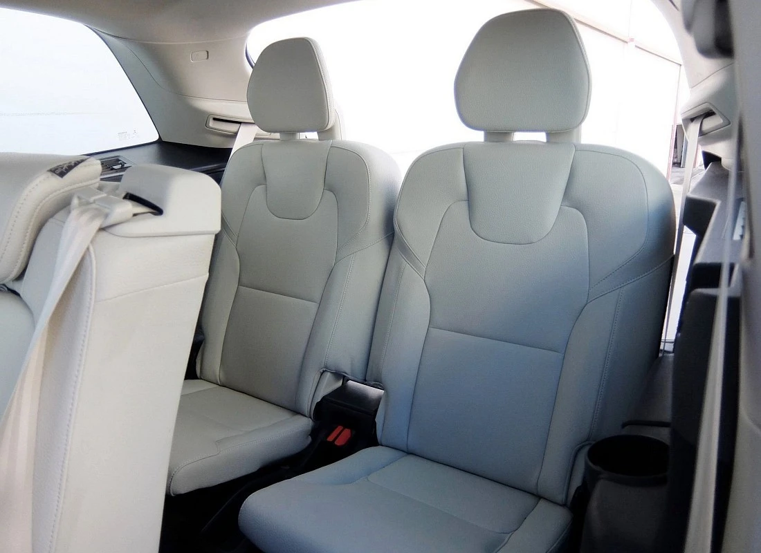 VOLVO XC90 B5 D 235 AWD 4x4 AUTO 7 plazas MOMENTUM PRO- HIBRIDO Diesel ECO VOLVO XC90 B5 D 235 AWD 4x4 AUTO 7 plazas MOMENTUM PRO- HIBRIDO Diesel ECO