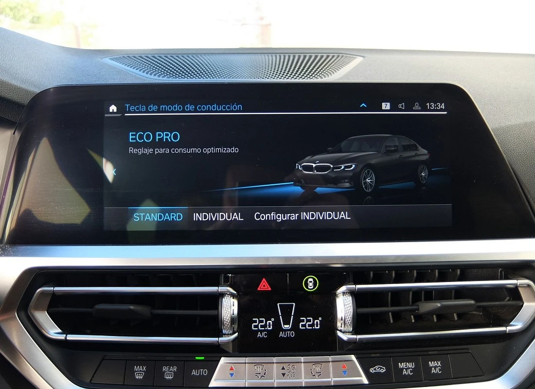 BMW 318d 2.0d 150 cv AUTO 4p- ECO Pack SPORT Line + BLACK Design