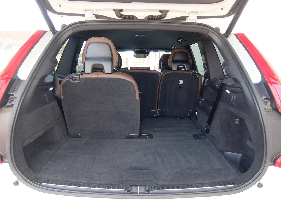 VOLVO XC90 B5 Diesel 235 AWD 4x4 AUTO 7 plazas BUSINESS PLUS -HIBRIDO Diesel VOLVO XC90 B5 Diesel 235 AWD 4x4 AUTO 7 plazas BUSINESS PLUS -HIBRIDO Diesel