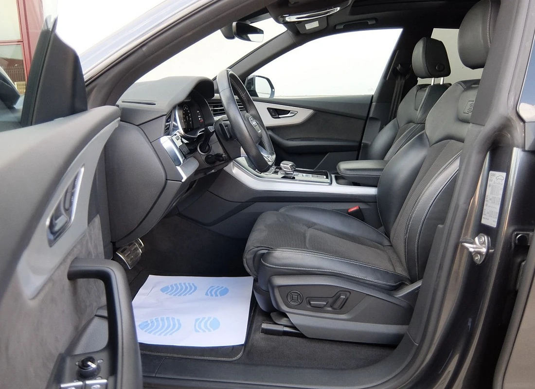 AUDI Q8 50TDI V6 286 cv Quattro Tiptronic -BLACK LINE Edition + Techo + Susp.Neumática