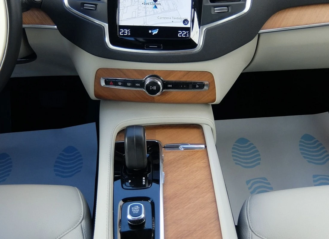 VOLVO XC90 B5 Diesel 235 cv AWD 4x4 AUTO -7 plazas MOMENTUM PRO + PACK SPORT VOLVO XC90 B5 Diesel 235 cv AWD 4x4 AUTO -7 plazas MOMENTUM PRO + PACK SPORT