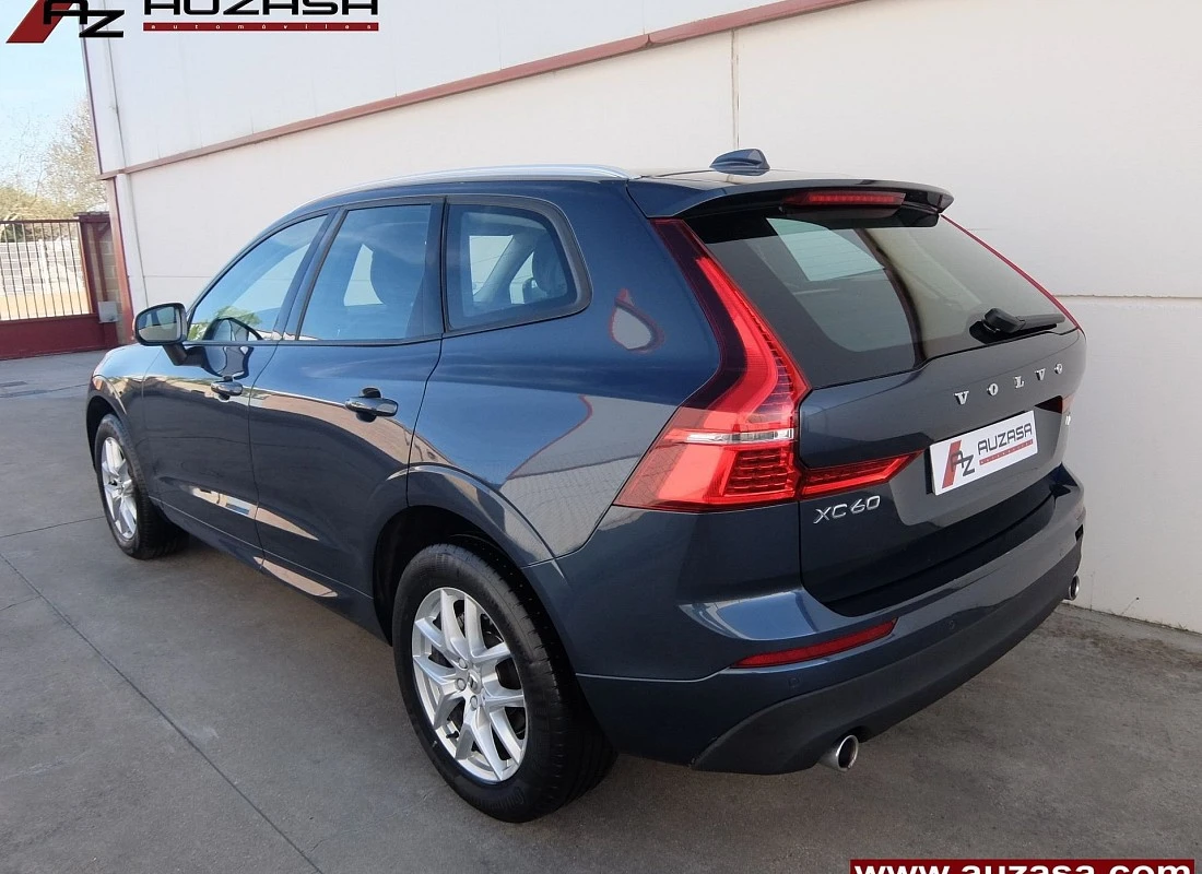 VOLVO XC60 D4 190 cv AUTO -MOMENTUM-