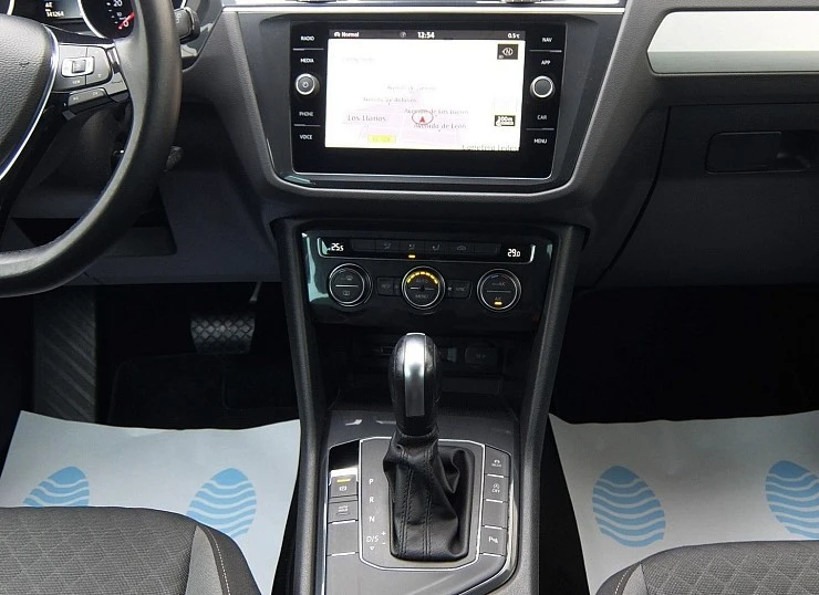 VOLKSWAGEN TIGUAN 2.0TDI 150 cv AUTO DSG Pack Deport R-LINE