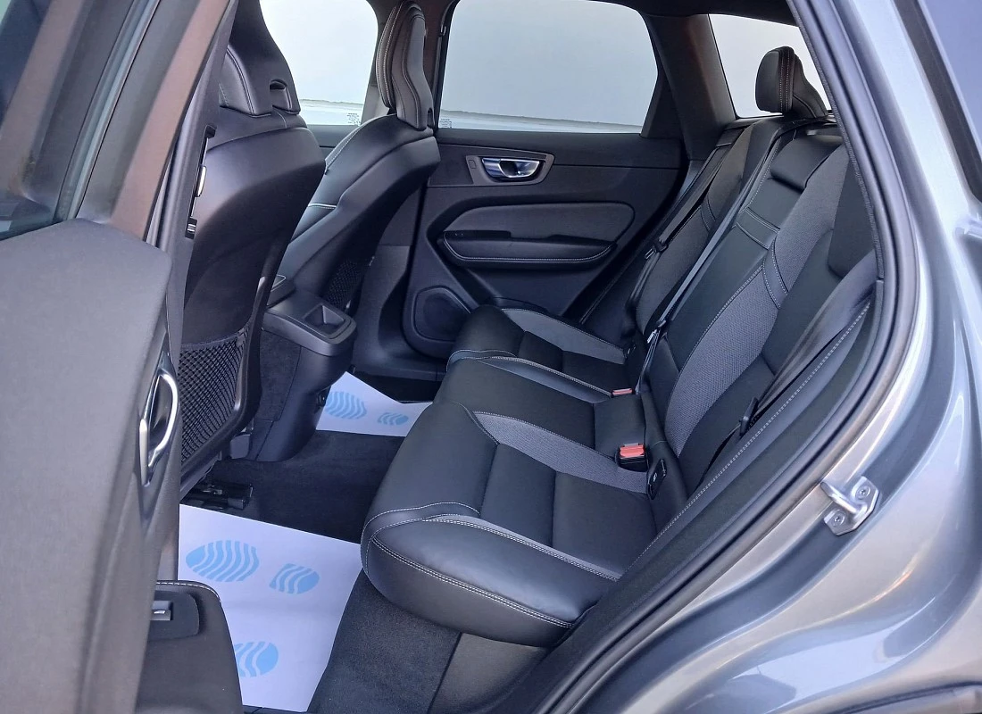 VOLVO XC60 B4 Diesel ECO 197 cv AUTO -R-DESIGN + DARK PACK VOLVO XC60 B4 Diesel ECO 197 cv AUTO -R-DESIGN + DARK PACK