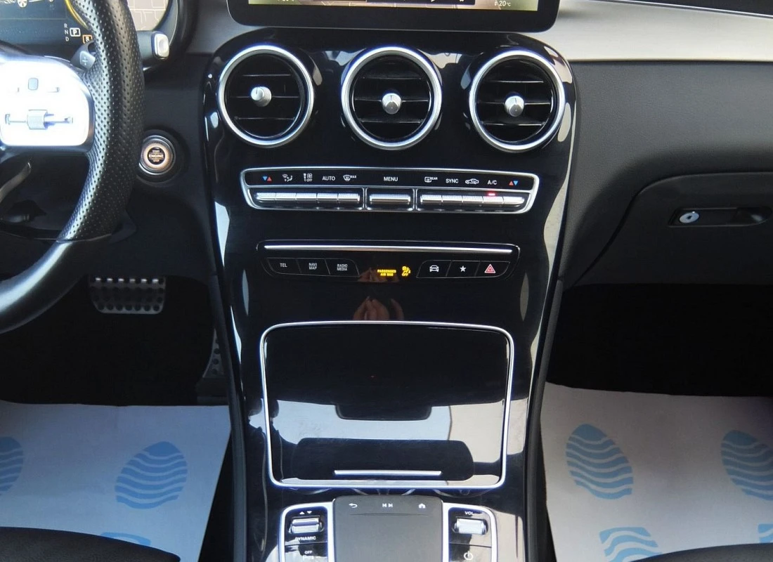 Mercedes GLC COUPE 220d 194 cv 4MATIC 4x4 AUTO -Pack AMG Mercedes GLC COUPE 220d 194 cv 4MATIC 4x4 AUTO -Pack AMG