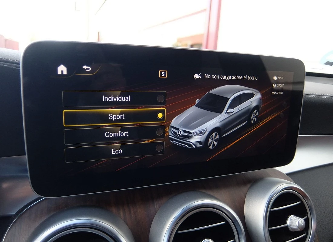 Mercedes GLC COUPE 220d 194 cv 4MATIC 4x4 AUTO -Pack AMG + Estriberas Mercedes GLC COUPE 220d 194 cv 4MATIC 4x4 AUTO -Pack AMG + Estriberas