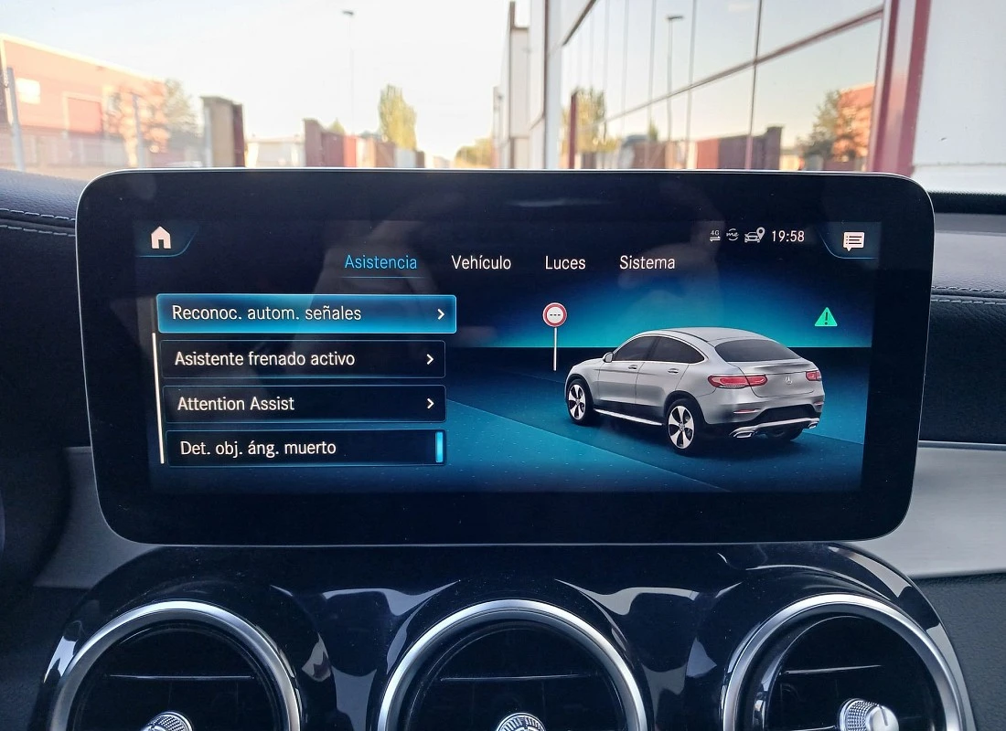 MERCEDES GLC COUPE 300de 306 cv 4MATIC 4x4 AUTO -Pack AMG + Pack NIGHT + Techo ( Diesel-Híbrido) 0etiqueta