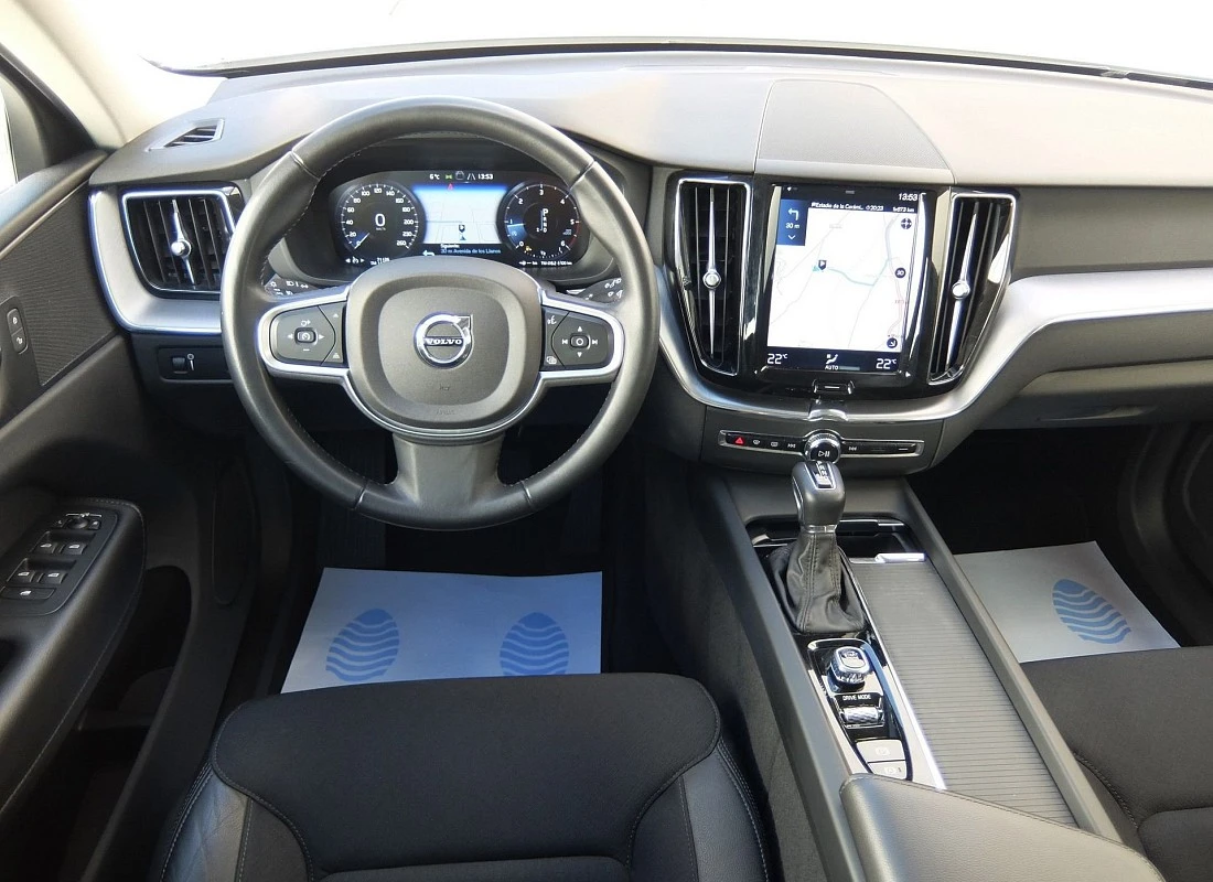 VOLVO XC60 B4 D 197 cv AWD AUTO Momentum PRO - Diesel-Híbrido ECO