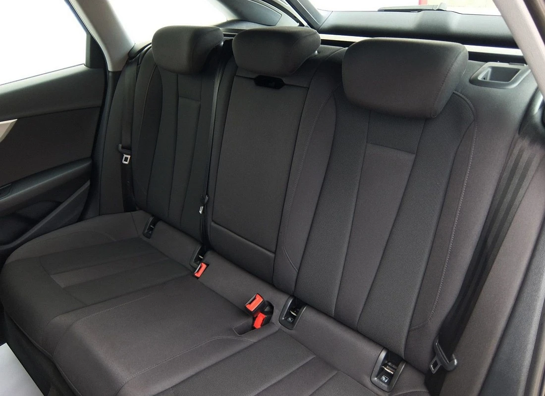 AUDI A4 AVANT 35TDI 163 cv S-TRONIC -S-Line EDITION-