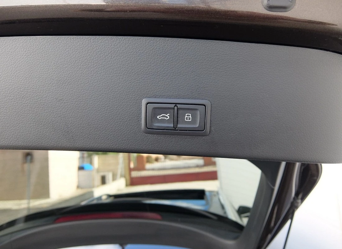 AUDI A6 ALLROAD 3.0TDI V6 QUATTRO S-TRONIC + TECHO AUDI A6 ALLROAD 3.0TDI V6 QUATTRO S-TRONIC + TECHO