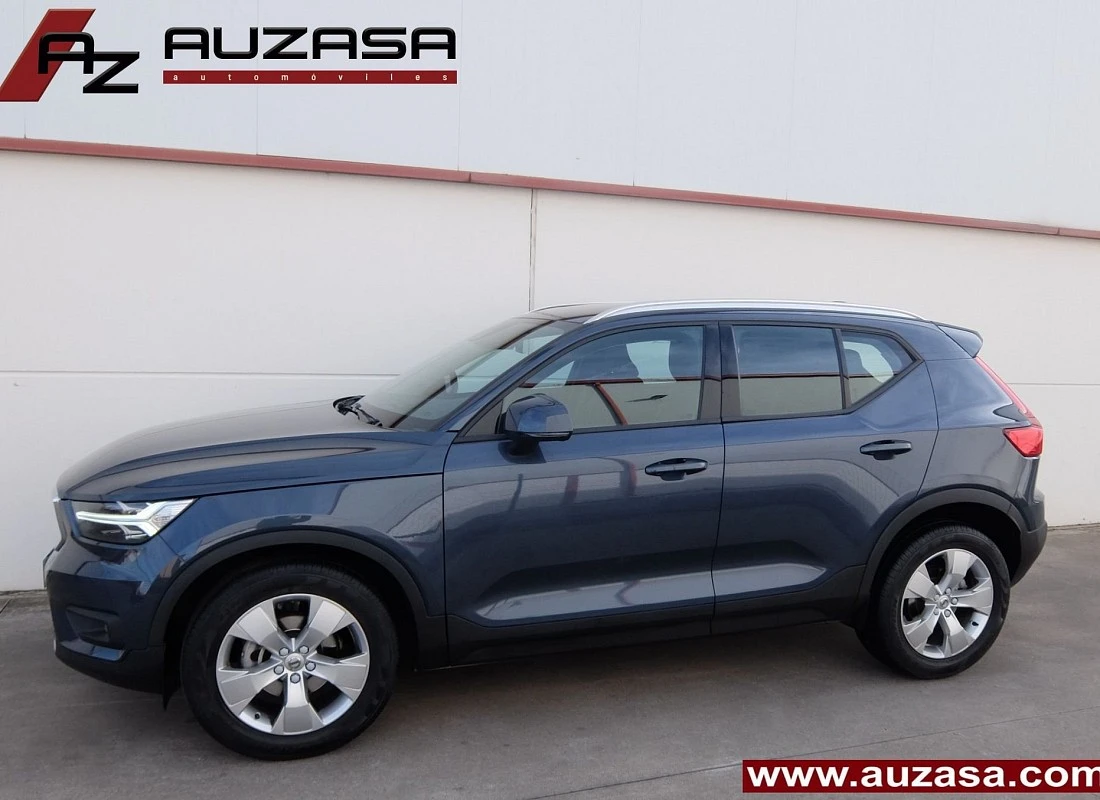 VOLVO XC40 T3 163 cv AUTO Momentum PRO