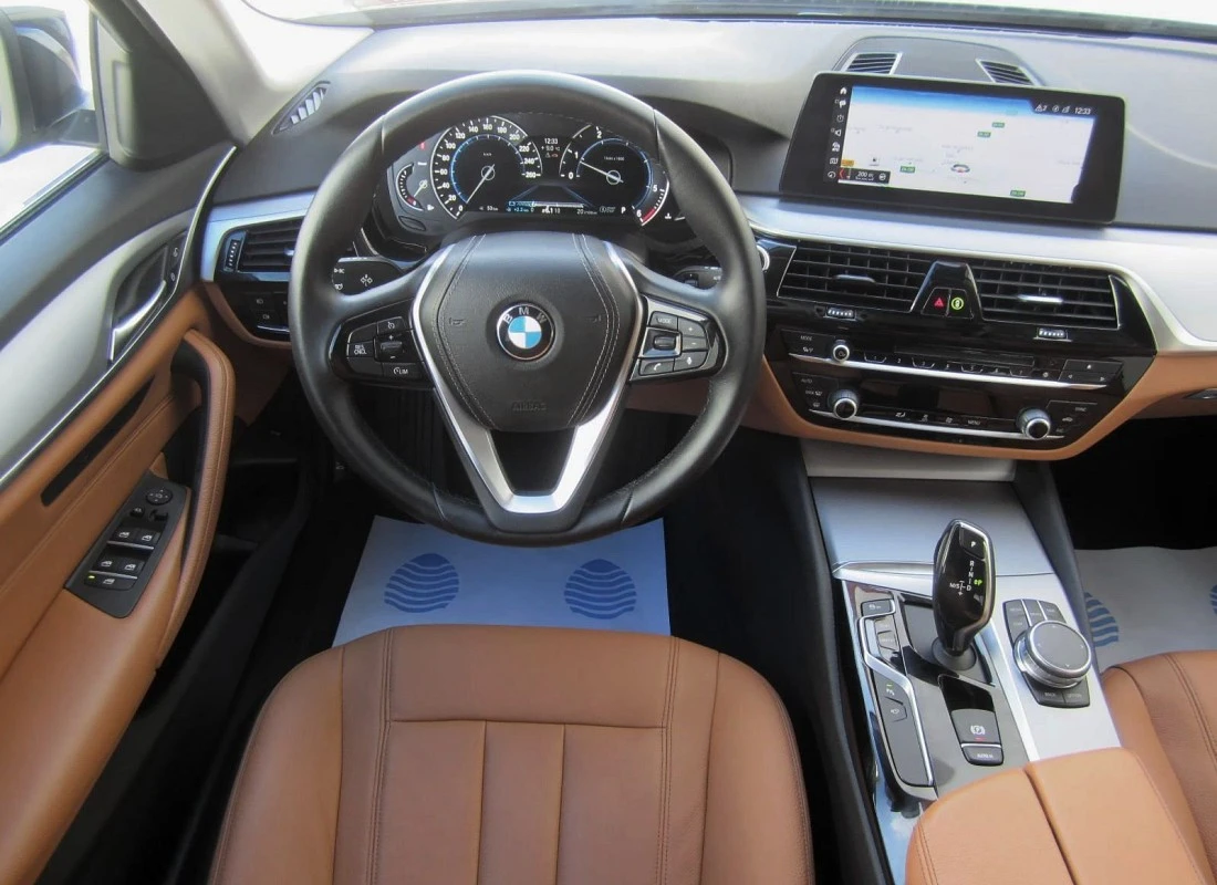 BMW 520D 190 cv AUTO - LUXURY + TECHO