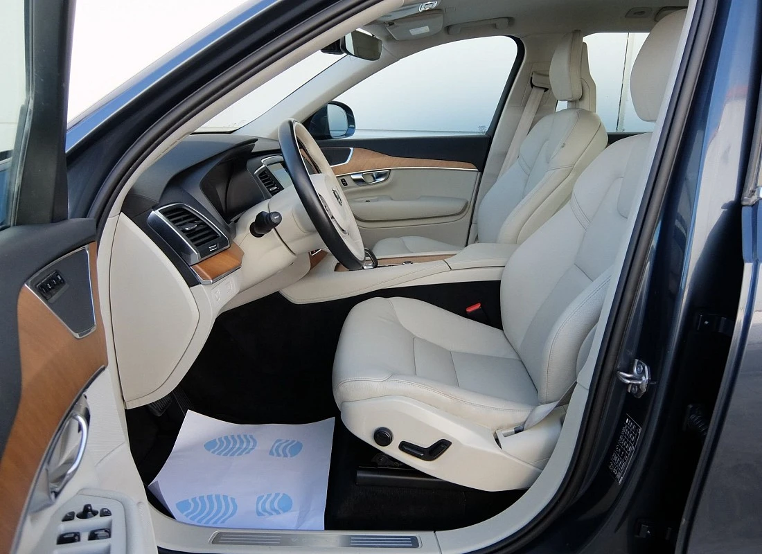 VOLVO XC90 B5 Diesel 235 cv AWD 4x4 AUTO -7 plazas MOMENTUM PRO + PACK SPORT VOLVO XC90 B5 Diesel 235 cv AWD 4x4 AUTO -7 plazas MOMENTUM PRO + PACK SPORT