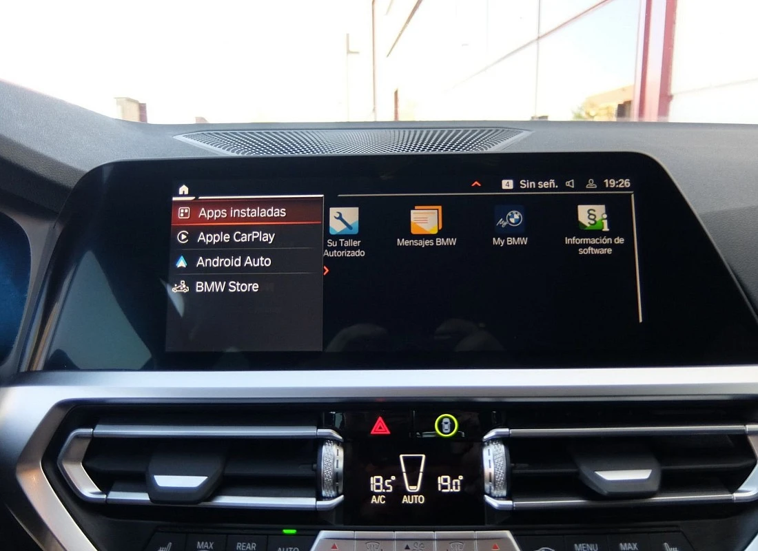 BMW 318d TOURING 150 cv AUTO SPORTLine 2022 - ECO BMW 318d TOURING 150 cv AUTO SPORTLine 2022 - ECO