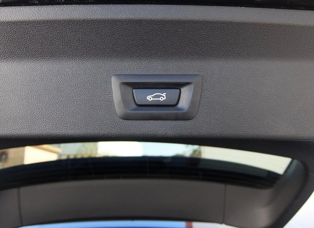 BMW X3 2.0d 190 cv X-DRIVE 4x4 AUTO -PACK M + TECHO