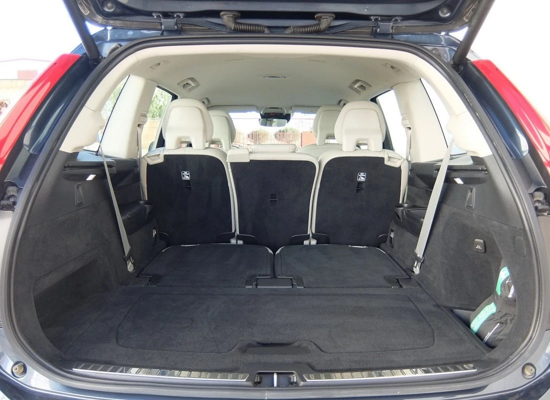 VOLVO XC90 B5 Diesel 235 cv AWD 4x4 AUTO -7 plazas MOMENTUM PRO + Extras VOLVO XC90 B5 Diesel 235 cv AWD 4x4 AUTO -7 plazas MOMENTUM PRO + Extras