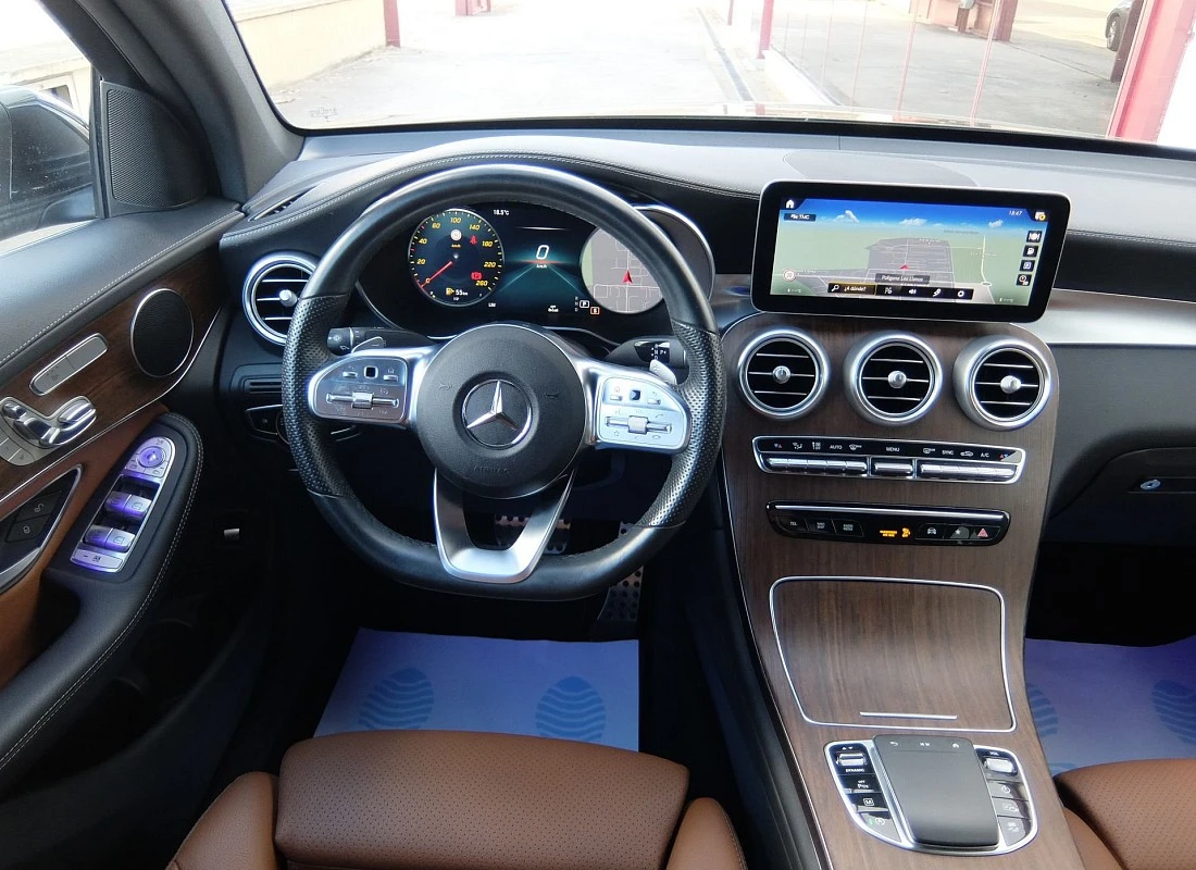 Mercedes GLC COUPE 220d 194 cv 4MATIC 4x4 AUTO -Pack AMG + Estriberas Mercedes GLC COUPE 220d 194 cv 4MATIC 4x4 AUTO -Pack AMG + Estriberas