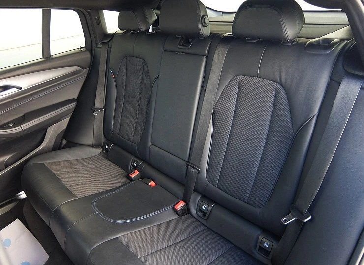 BMW X4 2.0d 190 cv X-DRIVE 4x4 AUTO -PACK M + BLACK Line BMW X4 2.0d 190 cv X-DRIVE 4x4 AUTO -PACK M + BLACK Line