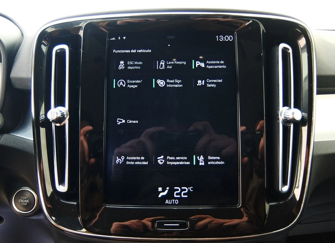 VOLVO XC40 T4 2.0 190 cv GEARTRONIC- AUTO -MOMENTUM-