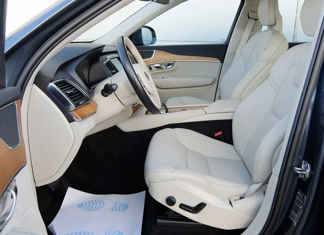 VOLVO XC90 B5 D 235 AWD 4x4 AUTO 7 plazas MOMENTUM PRO- HIBRIDO Diesel ECO VOLVO XC90 B5 D 235 AWD 4x4 AUTO 7 plazas MOMENTUM PRO- HIBRIDO Diesel ECO