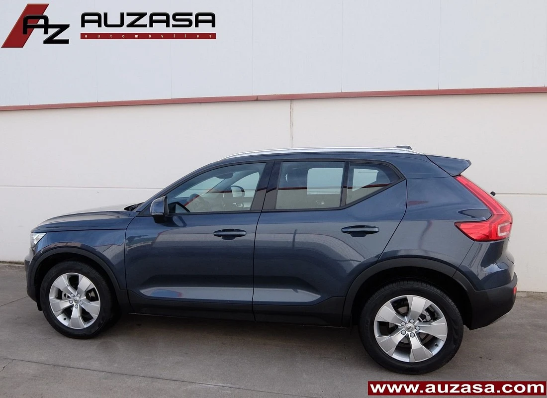 VOLVO XC40 T3 163 cv AUTO Momentum PRO
