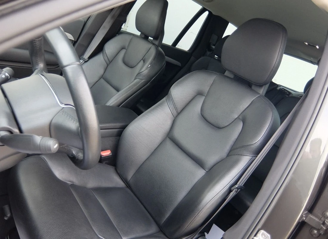 VOLVO XC90 B5 Diesel 235 cv AWD 4x4 AUTO -7 plazas MOMENTUM PRO + Extras