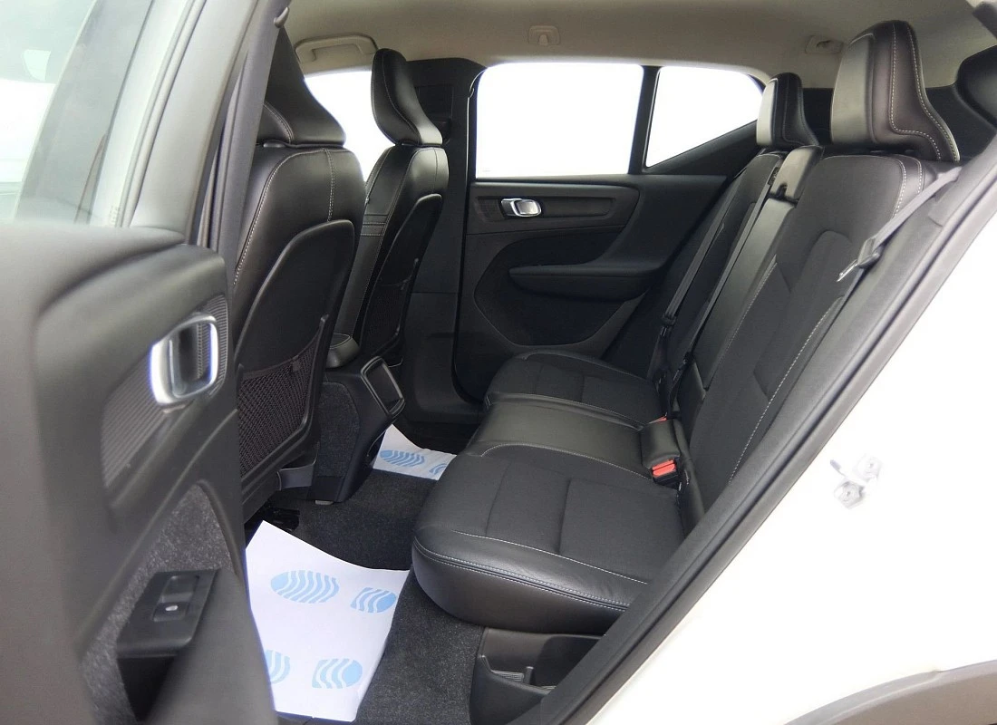 VOLVO XC40 T4 2.0 190 cv GEARTRONIC- AUTO -MOMENTUM-