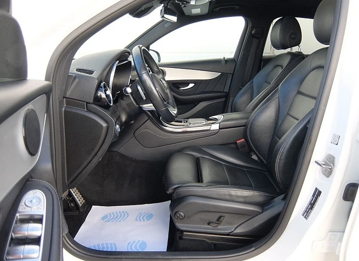 Mercedes GLC COUPE 220d 194 cv 4MATIC 4x4 AUTO -Pack AMG + Estriberas Mercedes GLC COUPE 220d 194 cv 4MATIC 4x4 AUTO -Pack AMG + Estriberas