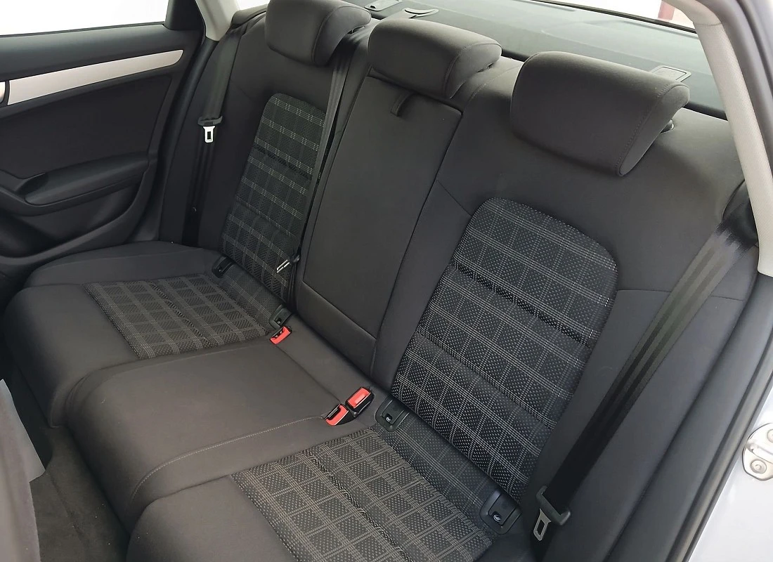 AUDI A4 2.0TDI 150 CV 4p- S-LINE EDITION + Pack ASISTENTES CONDUCCIÓN AUDI A4 2.0TDI 150 CV 4p- S-LINE EDITION + Pack ASISTENTES CONDUCCIÓN