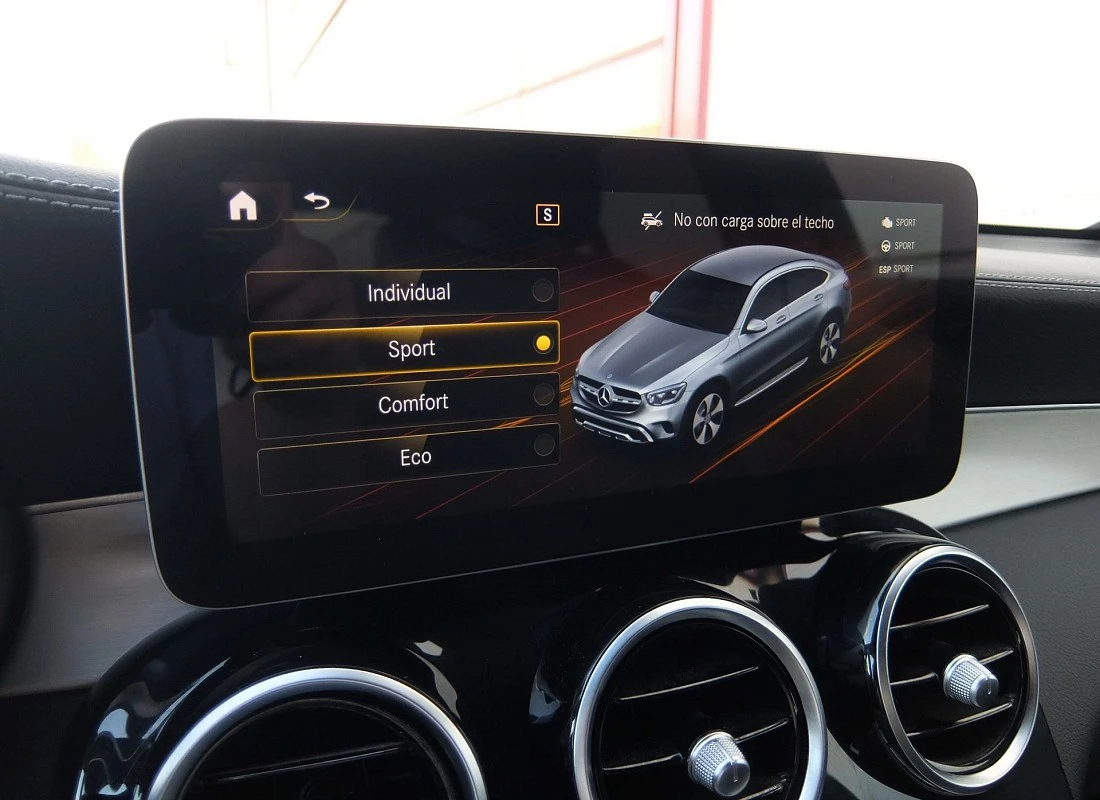 Mercedes GLC COUPE 220d 194 cv 4MATIC 4x4 AUTO -Pack AMG Mercedes GLC COUPE 220d 194 cv 4MATIC 4x4 AUTO -Pack AMG