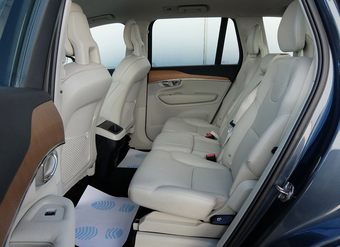 VOLVO XC90 B5 Diesel 235 cv AWD 4x4 AUTO -7 plazas MOMENTUM PRO + PACK SPORT VOLVO XC90 B5 Diesel 235 cv AWD 4x4 AUTO -7 plazas MOMENTUM PRO + PACK SPORT