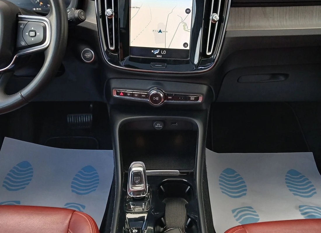 VOLVO XC40 D3 150 cv AWD 4x4 AUTO -INSCRIPTION VOLVO XC40 D3 150 cv AWD 4x4 AUTO -INSCRIPTION