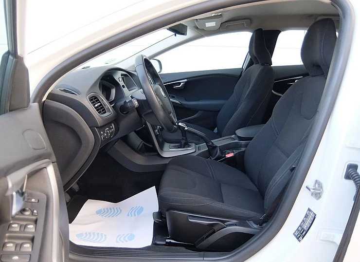 VOLVO V40 D2 2.0D 120 cv Kinetic 6v
