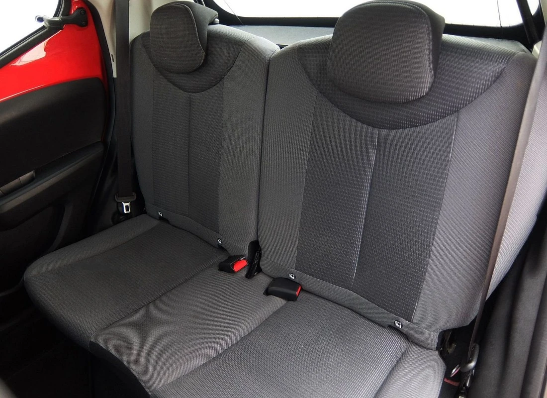 TOYOTA AYGO 10 70 -X-PLAY- 5 puertas