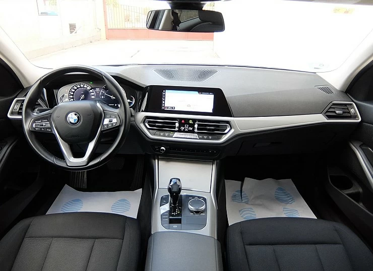BMW 318D 150 cv AUTO - nuevo modelo + PAQ EXCLUISVE + CÁMARA + APARC AUTO