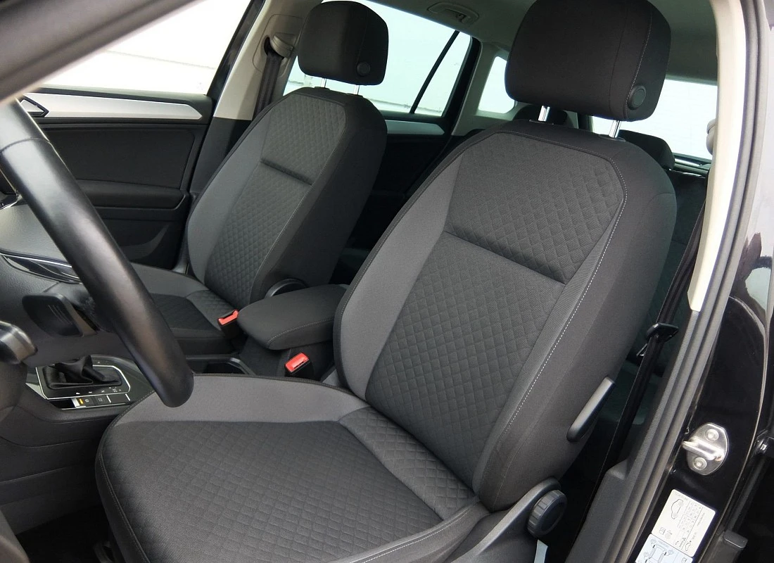 VOLKSWAGEN TIGUAN 2.0TDI 150 cv AUTO DSG Pack Deport R-LINE