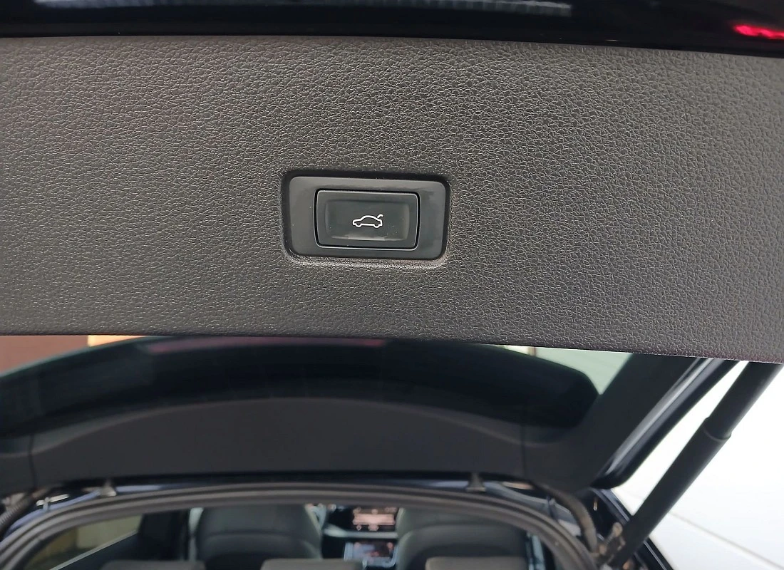 AUDI Q8 50TDI V6 286 cv QUATTRO Tiptronic S-LINE PLUS Edition + Techo + Sups.Neumática + MATRIX LED 2022 AUDI Q8 50TDI V6 286 cv QUATTRO Tiptronic S-LINE PLUS Edition + Techo + Sups.Neumática + MATRIX LED 2022