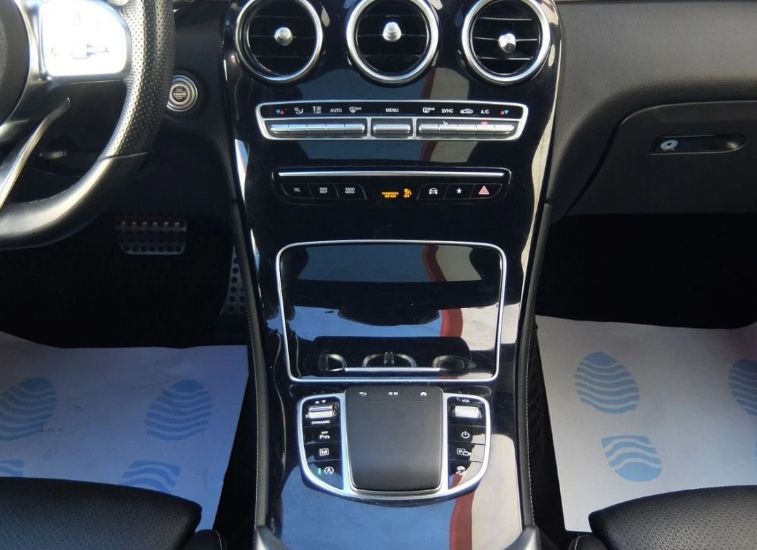 Mercedes GLC COUPE 220d 194 cv 4MATIC 4x4 AUTO -Pack AMG + Estriberas Mercedes GLC COUPE 220d 194 cv 4MATIC 4x4 AUTO -Pack AMG + Estriberas