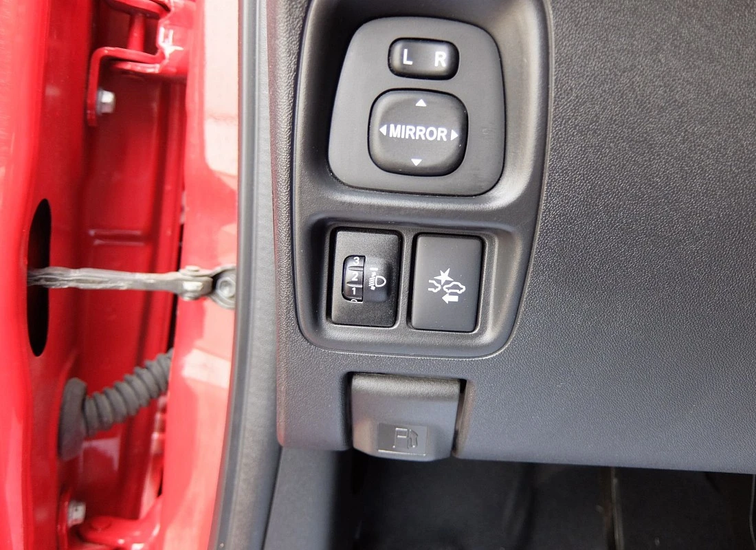 TOYOTA AYGO 10 70 -X-PLAY- 5 puertas