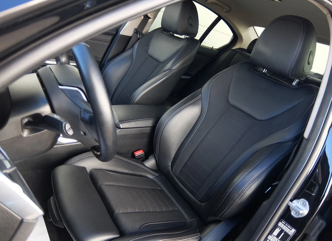 BMW 318d 2.0d 150 cv AUTO 4p- ECO Pack SPORT Line + BLACK Design