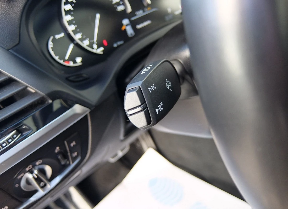 BMW X4 2.0D 190 cv X-DRIVE AUTO -PACK M + Pack BLACK LINE Design + TECHO - ECO