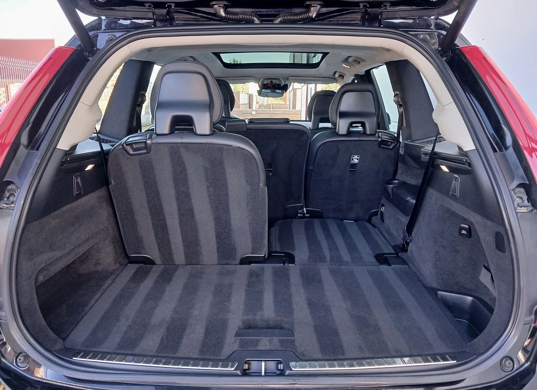 VOLVO XC90 B5 D 235 AWD 4x4 AUTO 7 plazas -INSCRIPTION + TECHO - HIBRIDO Diesel ECO VOLVO XC90 B5 D 235 AWD 4x4 AUTO 7 plazas -INSCRIPTION + TECHO - HIBRIDO Diesel ECO