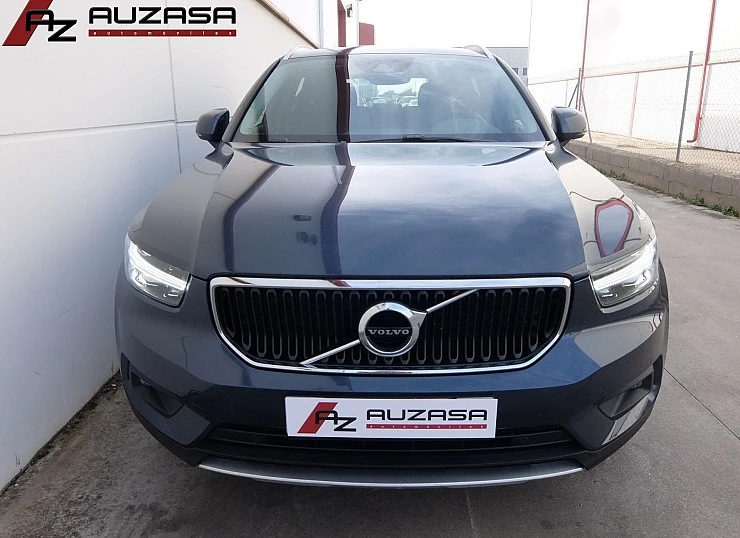 VOLVO XC40 T3 163 cv AUTO Momentum PRO