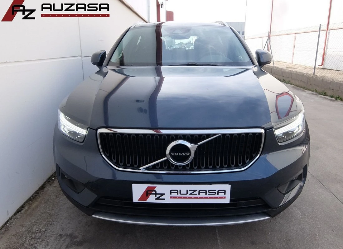 VOLVO XC40 T3 163 cv AUTO Momentum PRO