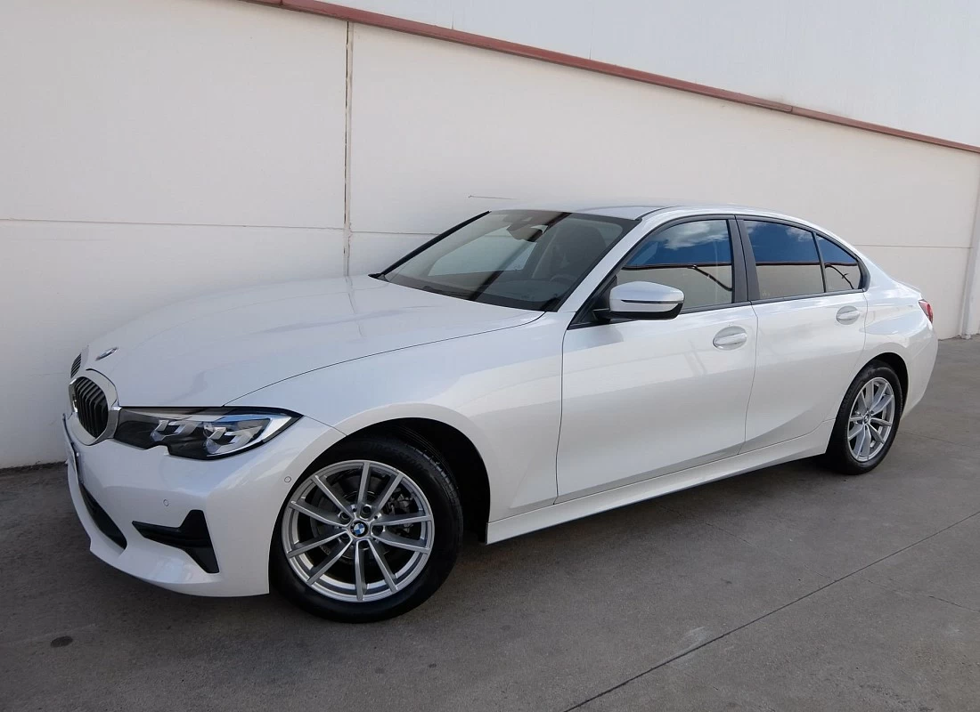 BMW 318D 150 cv AUTO - nuevo modelo + PAQ EXCLUISVE + CÁMARA + APARC AUTO