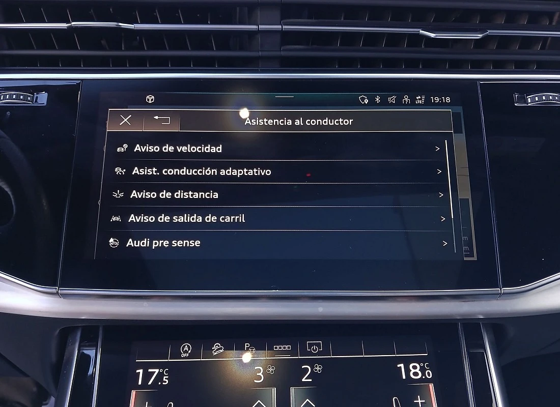 AUDI Q7 45TDI V6 232 cv QUATTRO TIPTRONIC -BLACK LINE Plus 7 plazas + TECHO + SUSP.NEUMÁTICA 2022 AUDI Q7 45TDI V6 232 cv QUATTRO TIPTRONIC -BLACK LINE Plus 7 plazas + TECHO + SUSP.NEUMÁTICA 2022