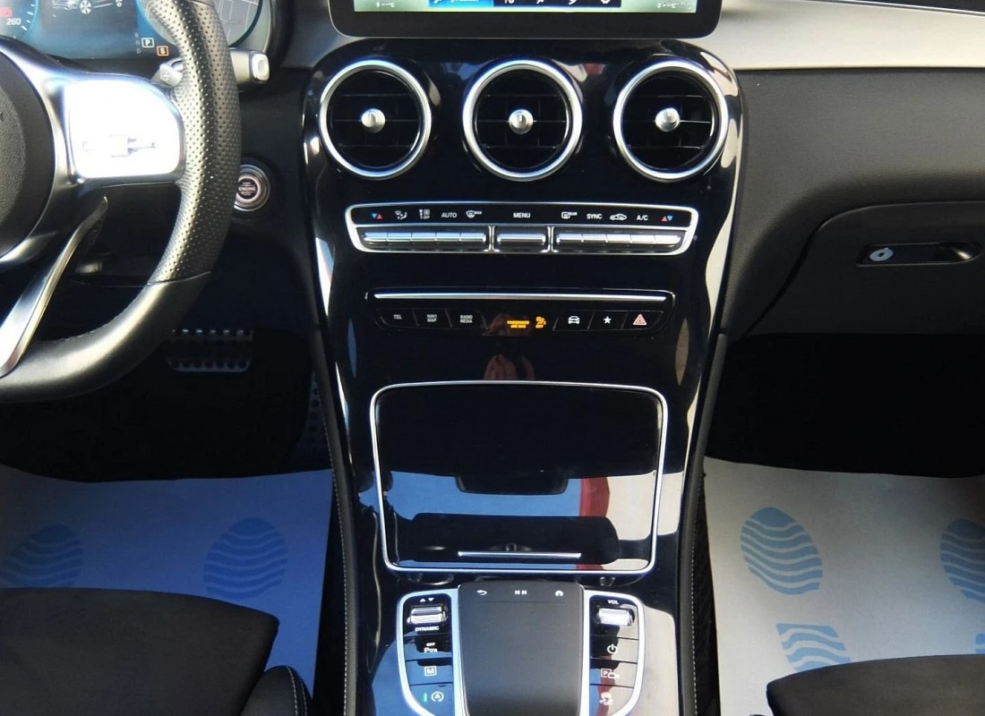 MERCEDES GLC Coupe 300d 245 cv 4MATIC AUTO -Pack AMG + TECHO