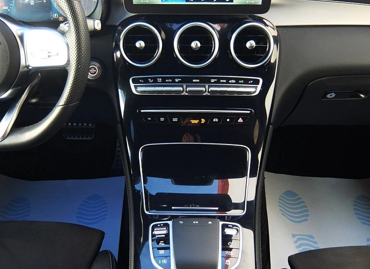 MERCEDES GLC Coupe 300d 245 cv 4MATIC AUTO -Pack AMG + TECHO