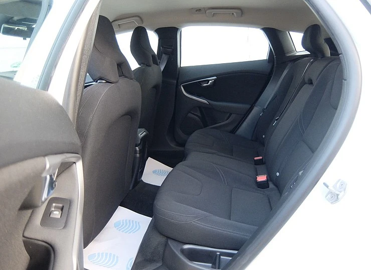 VOLVO V40 D2 2.0D 120 cv Kinetic 6v